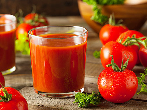 Tác dụng của uống nước ép cà chua vào ngày Tết